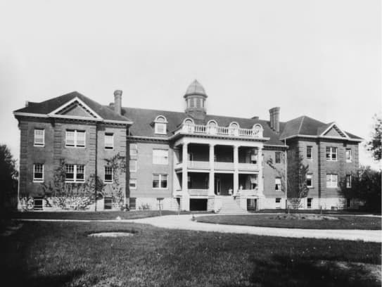 Mohawk Institute 